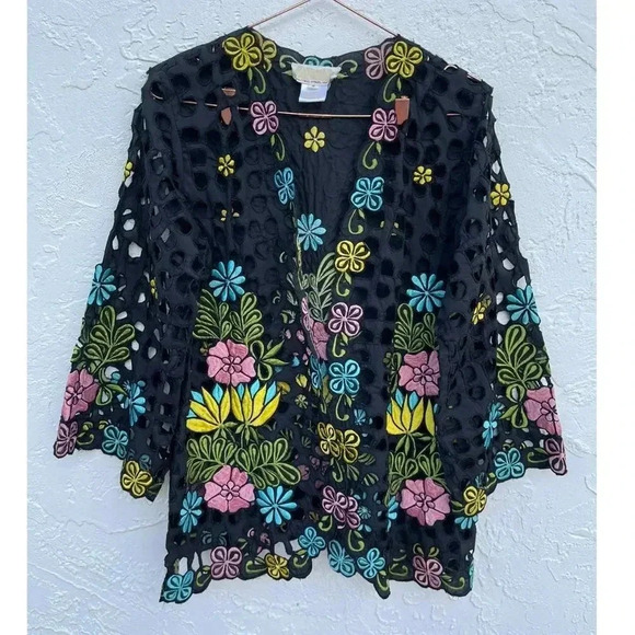 International Apparel Mart Womens Embroidered Floral Top Blouse Black Sz Small - Picture 2 of 11